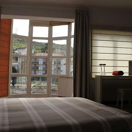 Πανσιόν Al Embaixador 4*